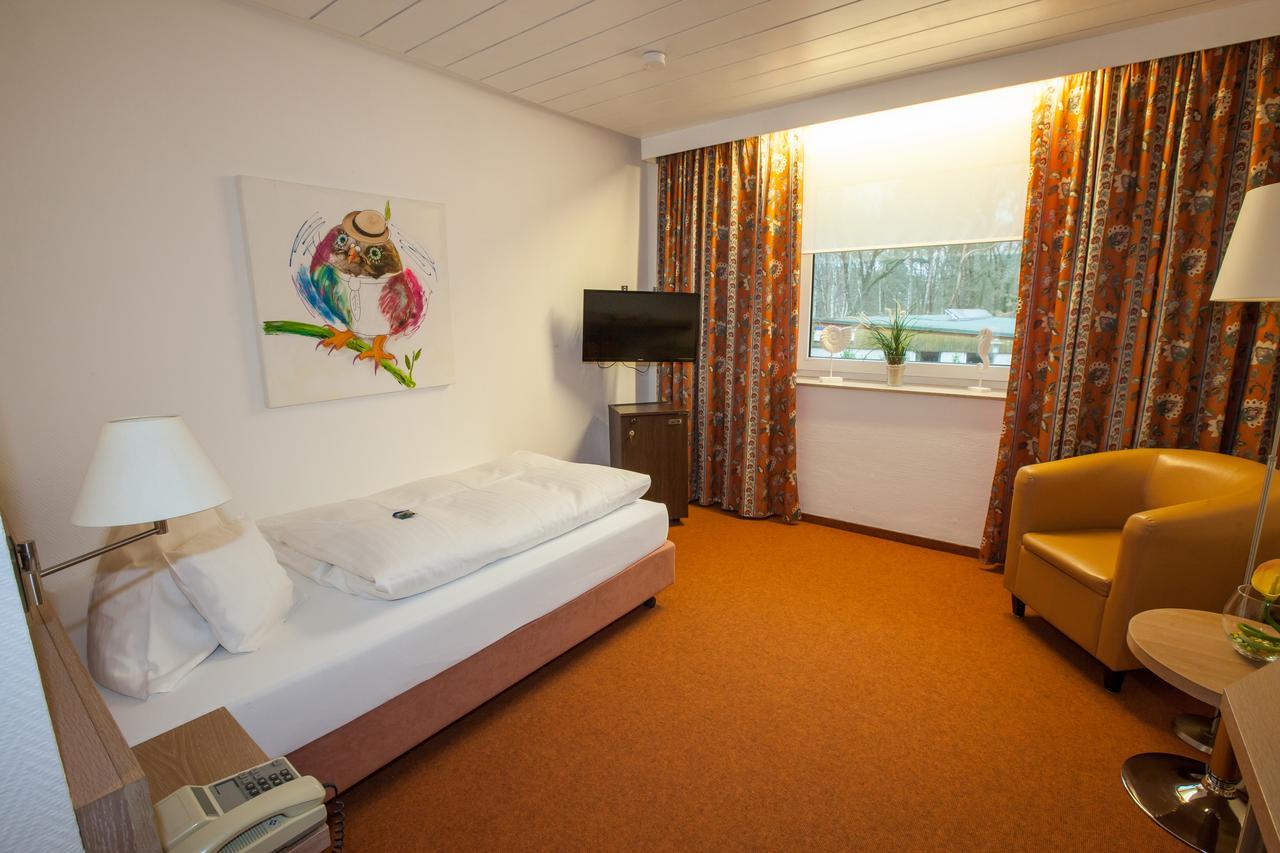 Hotel Am Springhorstsee Grossburgwedel Bagian luar foto